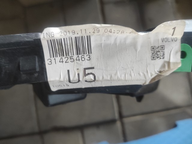 Кронштейн бампера переднего Volvo 31425463 цена, от 34.24 USD