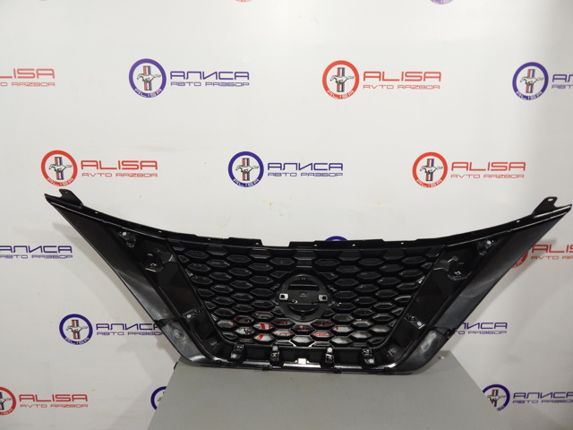 Купить 623109UF0D Nissan/Infiniti Решетка радиатора