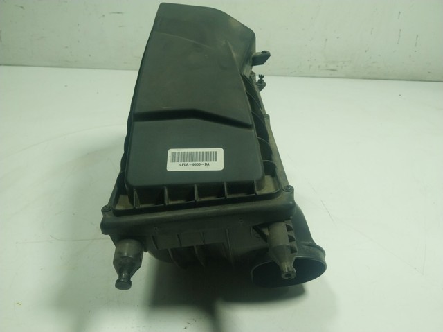 Корпус воздушного фильтра правый LR095789 Land Rover
