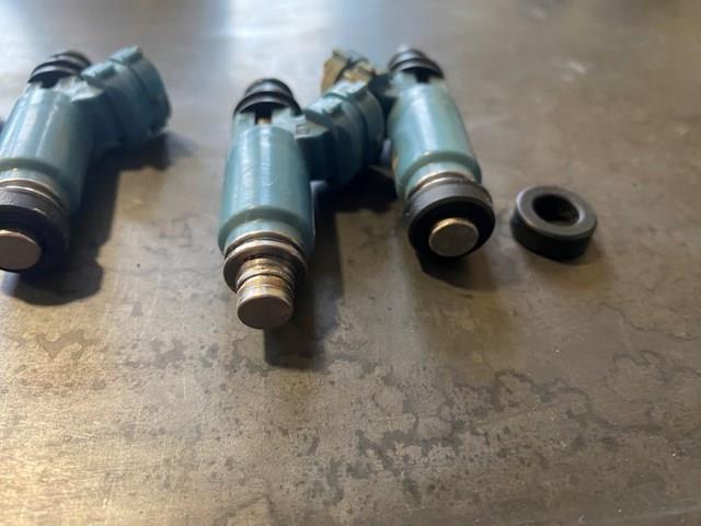 FJ857 Standard Топливные форсунки