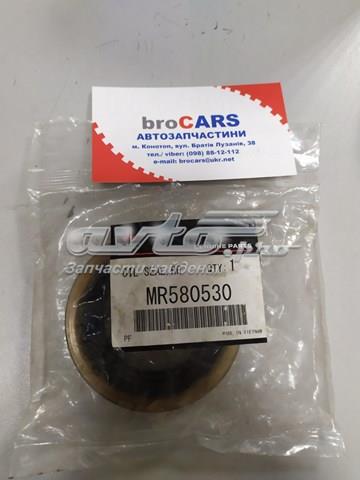 MR580530 Mitsubishi Сальник заднего хвостовика редуктора 