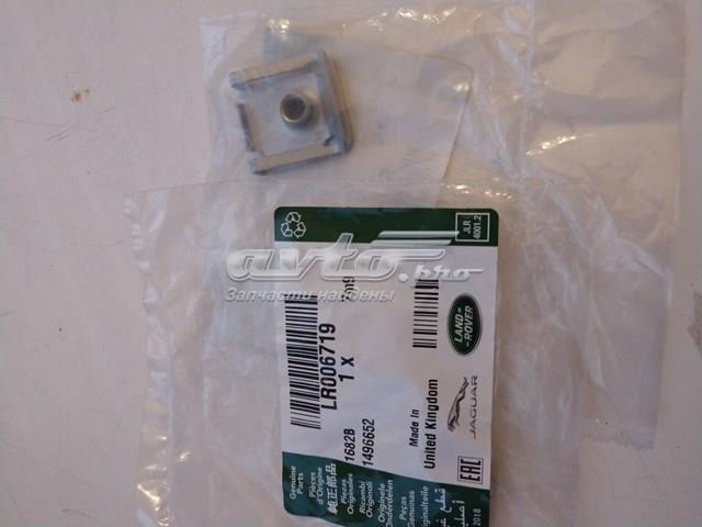 LR006719 Land Rover гайка квадратная держатель самореза