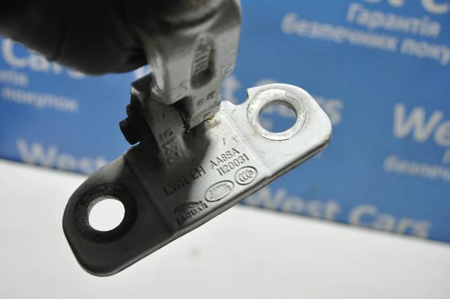 Купить LR056354 Land Rover Завеса двери передней левой