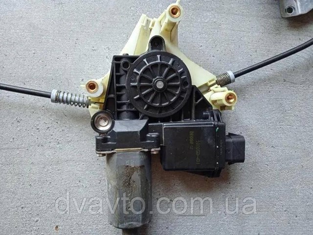 Мотор стеклоподъемника двери задней левой 0130821789 Mitsubishi