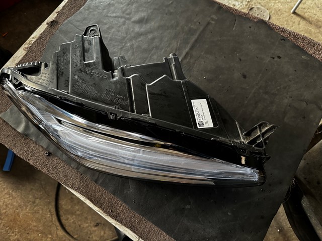Правая блок фара Volvo 31655820 цена, от 564.33 USD