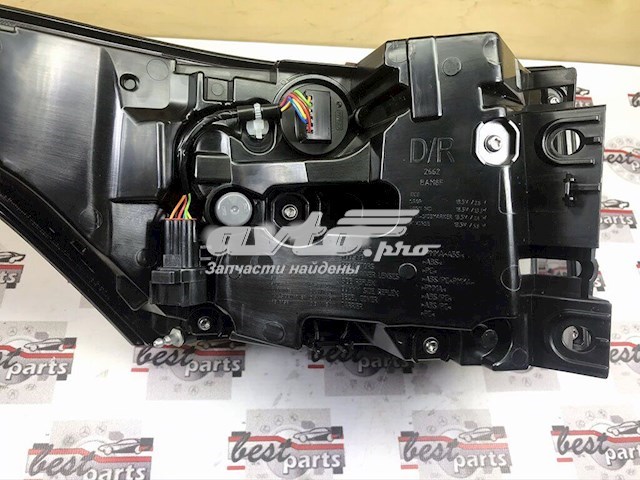 Фонарь задний правый Land Rover LR116468 цена, от 337.01 USD