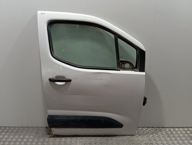 Дверь передняя правая 9856199580 Peugeot/Citroen