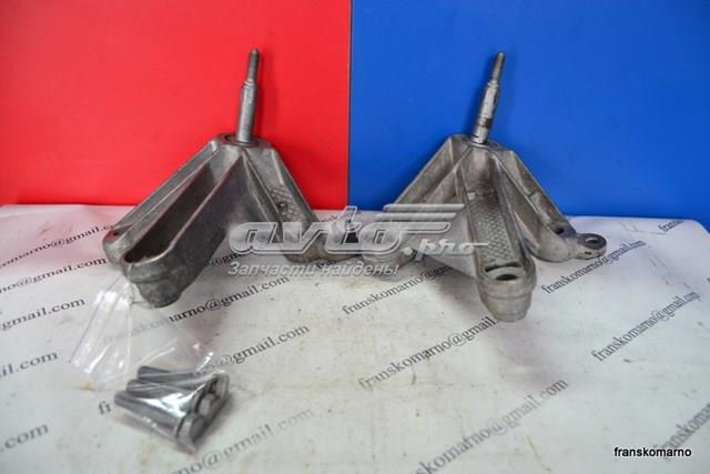 Кронштейн подушки КПП 8200043084 Nissan/Infiniti