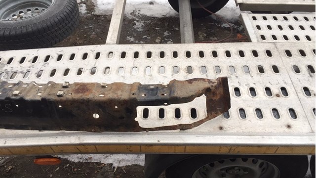 Compre Reforçador do pára-choque traseiro Mitsubishi Montero 