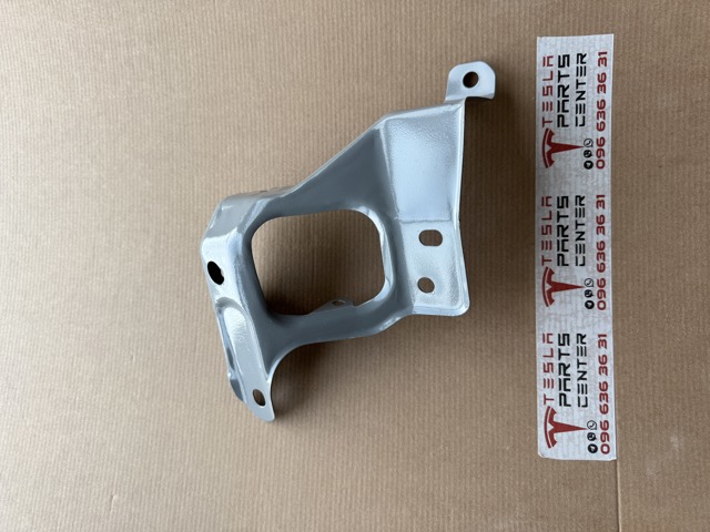 Кронштейн арки колеса (лонжерона) правый Tesla 108601600D цена, от 11.40 USD