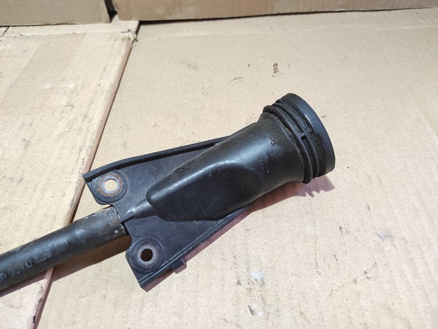 Горловина маслозаливная Renault (RVI) 8200722806 цена, от 4.23 USD
