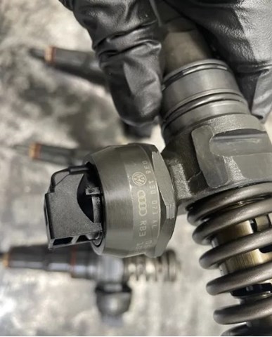 Форсунка инжектора Bosch 038130073AL цена, от 61.87 USD