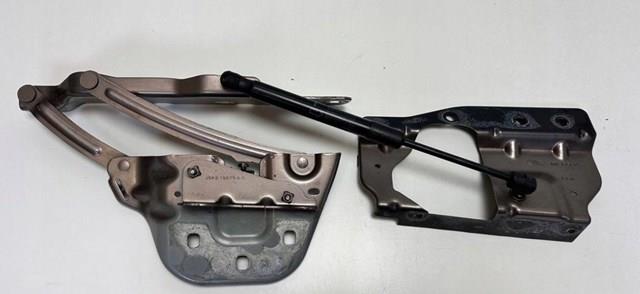 Петля капота, левая Land Rover LR111645 цена, от 69.92 USD