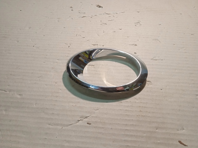Ободок/окантовка фары противотуманной, правый Polcar 32C1301