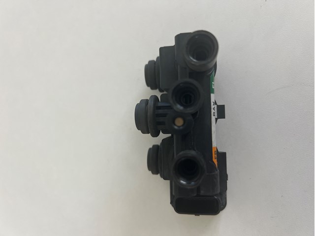 Купить TQ38009 Tqparts Блок клапанов регулируемой подвески передний