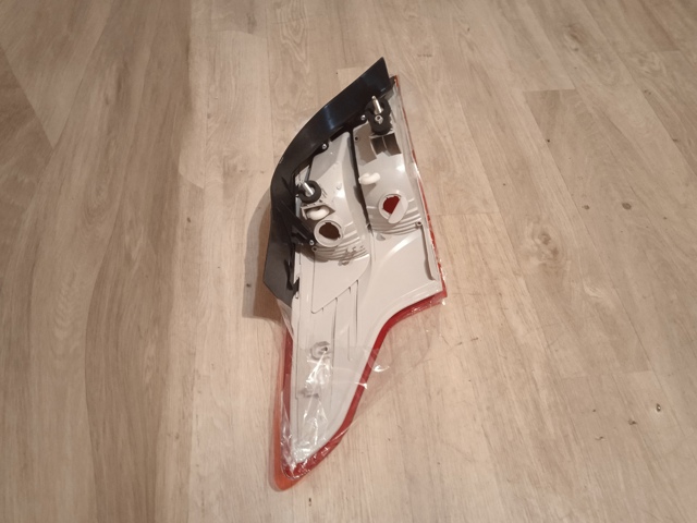Задняя левая внешняя фара FPS FP2813F6P цена, от 66.00 USD