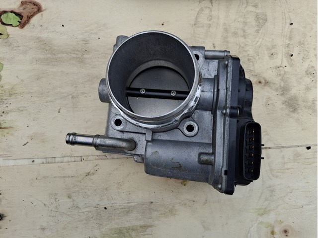 Дроссельная заслонка PY8V13640 Mazda