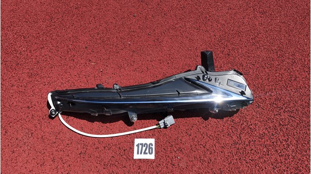 8161053060 Toyota Габарит передний, нижний (фонарь), правый