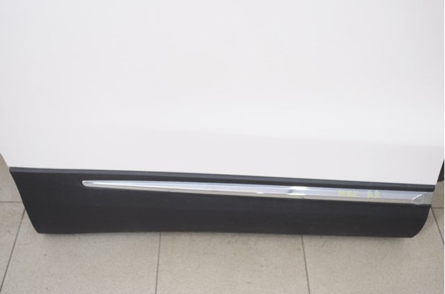 Молдинг двери задней правой нижний Ford FA1Z5825556BA цена, от 126.69 USD