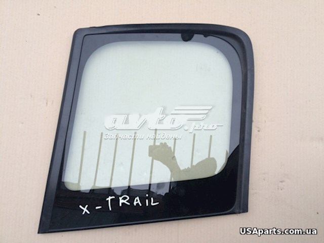 Vidro de carroçaria (da seção de bagagem) esquerdo para Nissan X-Trail (T30)