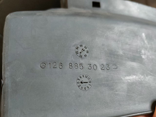 A1268853023 Mercedes pára-choque traseiro, parte direita