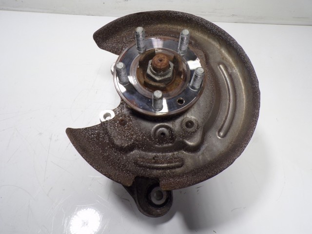 Цапфа задняя правая LR024482 Land Rover