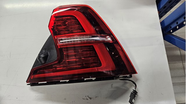 32133722 Volvo Фонарь задний