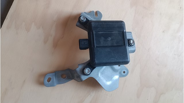 KB8C67Y30K Mazda Датчик контроля мертвой зоны задний