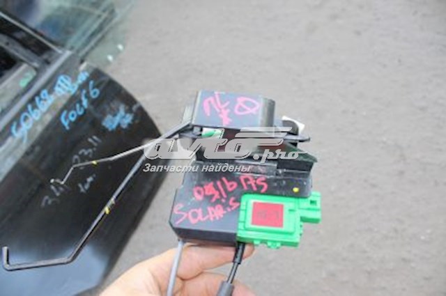 Замок водительской двери Hyundai SOLARIS 1