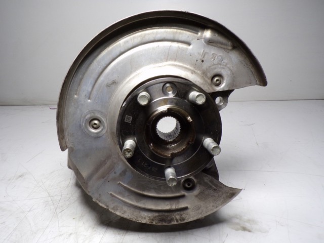Кулак поворотный левый Land Rover LR114285
