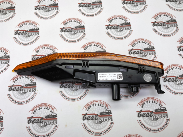 Повторитель поворота на крыле правый Porsche 9J1945062H цена, от 56.50 USD