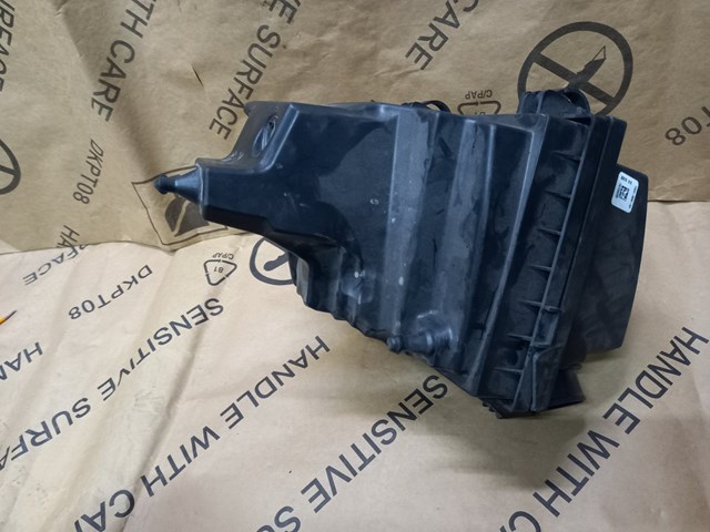 Корпус воздушного фильтра, верхняя часть Ford DS739643FB