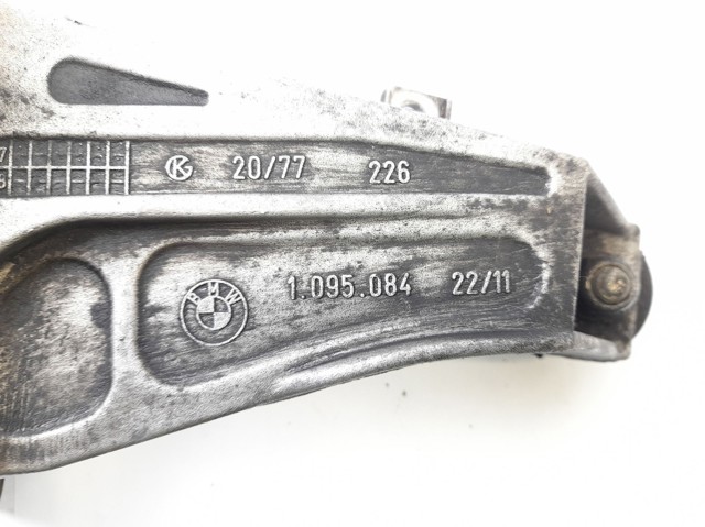 Кронштейн подушки (опоры) двигателя правой 1095084 BMW