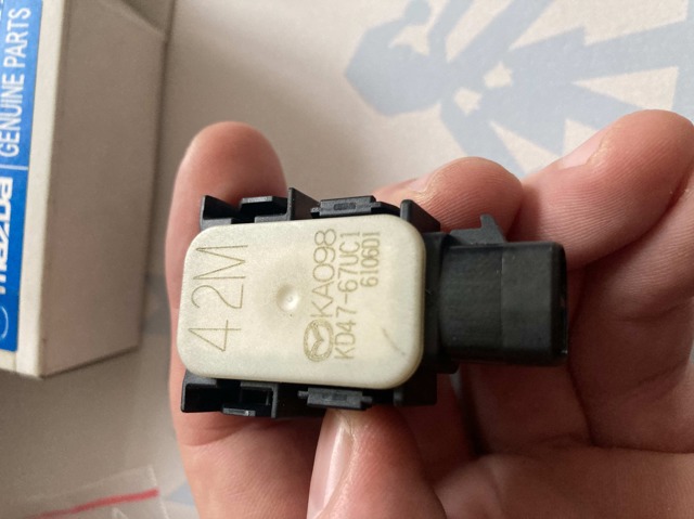 KD47-67-UC1 13 Mazda Датчик сигнализации парковки (парктроник