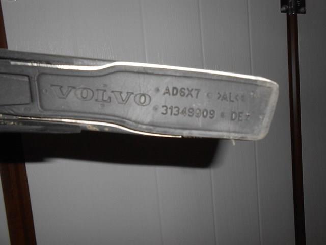 31349909 Volvo Рейлинг крыши левый