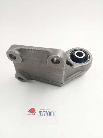 MR961407 Matomi Траверса заднего редуктора, левая