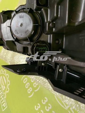 Правая фара 92102D4140 Hyundai/Kia
