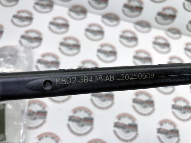 Стойка переднего стабилизатора LR186856 Land Rover