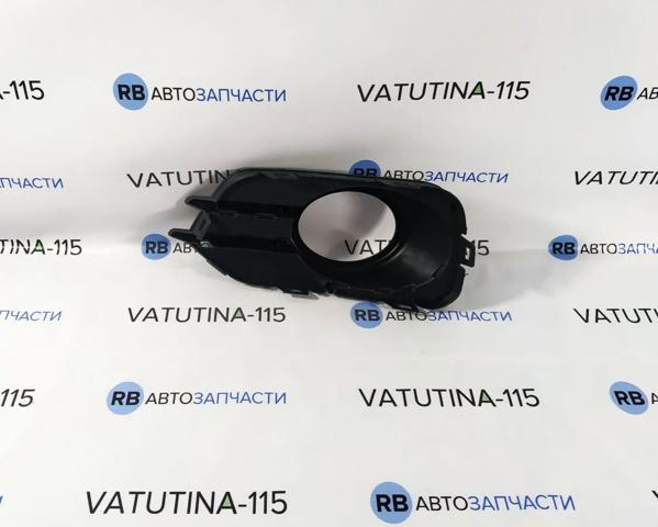 Заглушка (решетка) противотуманных фар бампера переднего правая FP7428916 FPS