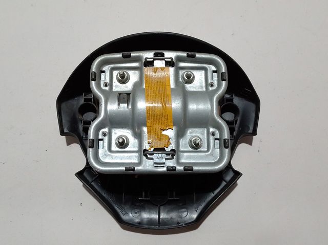 Подушка безопасности водителя 8200466490 Renault (RVI)