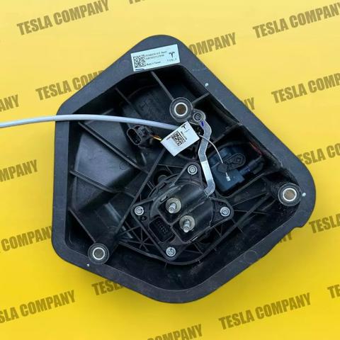Порт зарядки Tesla 149037410E