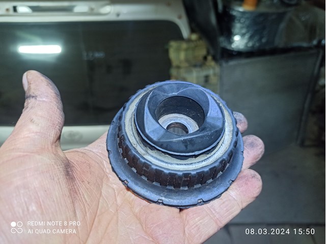 Подшипник опорный амортизатора переднего VAG 7P5412327D Подшипник опорный амортизатора переднего VAG 7P5412327D