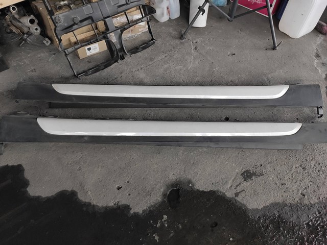 Накладка (молдинг) порога наружная левая 51177308055 BMW