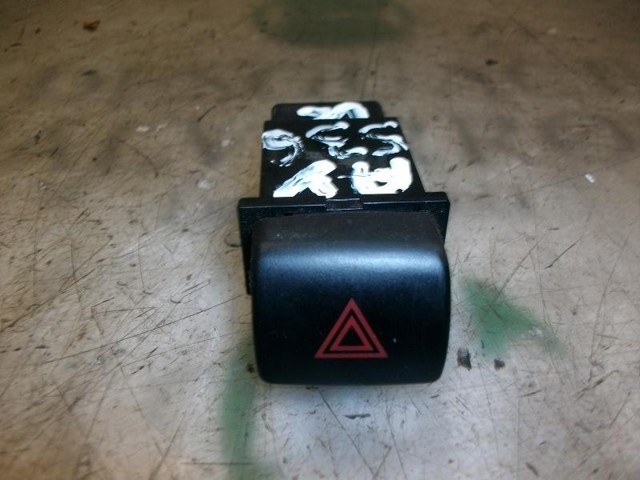 Botão de ativação do sinal de emergência para Hyundai Santa Fe I SM