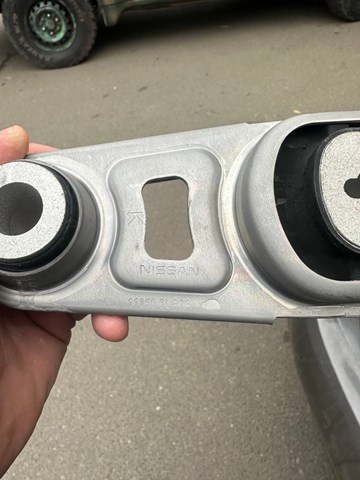 Задняя опора двигателя Mitsubishi 1092A298 цена, от 31.67 USD