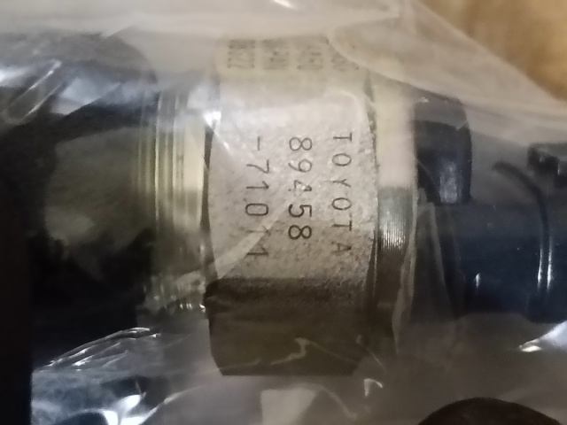 238100W011 Toyota Распределитель топлива (рампа)