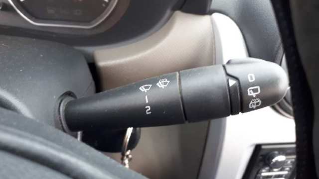 8200792584 Renault (RVI) Переключатель подрулевой, правый