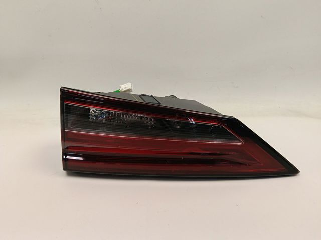 Фонарь задний внутренний правый Nissan/Infiniti 265506UN1A