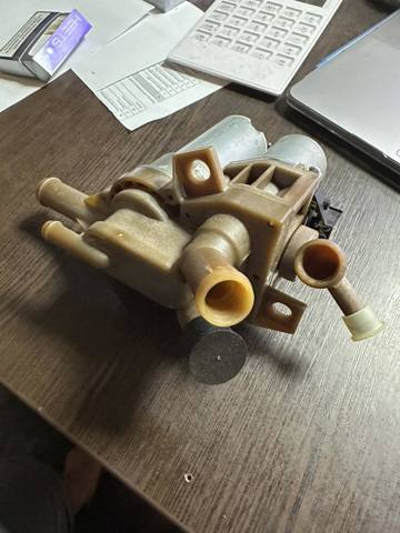 0018303884 MERCEDES Válvula calefacción original y equivalente