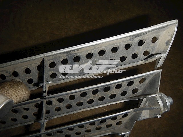 Облицовка радиатора Mercedes A2038801283 цена, от 65.19 USD